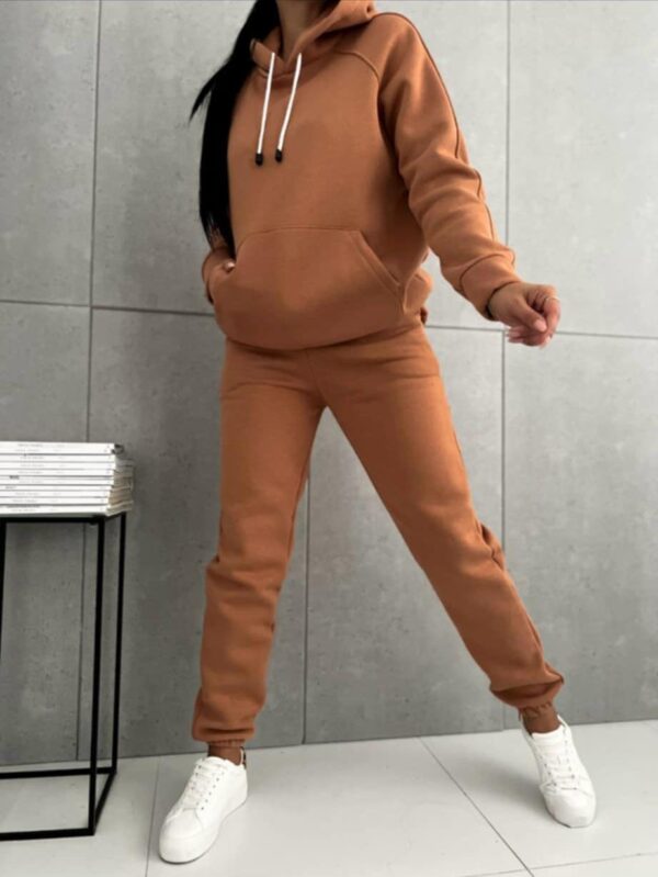 Ocieplany dres w kolorze brązowym